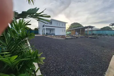 Image de Modern villa with an elevated landscape overlooking the Ocean. \n7 min to Apia