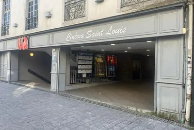 Image de Appartement entière à tout intimité à 5 minutes a pieds de la gare de Pau et