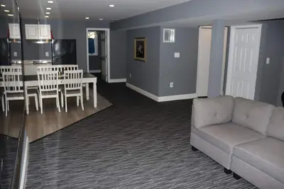 Image de Charming 3-bedroom private basement with WiFi and Ac in marvelous Waldorf.