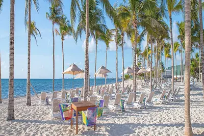 Image de Luxury property on the beach, with 7 outdoor swimming pools\n