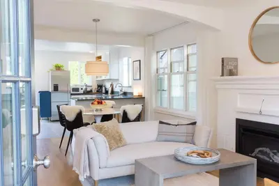 Image de Charming Green Lake Bungalow with family Zoo passes!