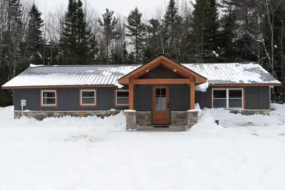 Image de Cozy 2-bedroom house with WiFi in Paradise near restaurants and attractions