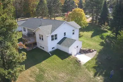 Image de Spacious 5-bedroom 4- bath house 1- mile to Devil's Lake.