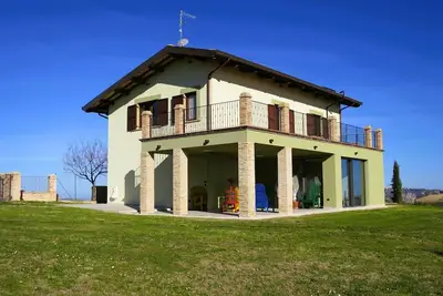 Image de Characteristic restored farmhouse with 360° views