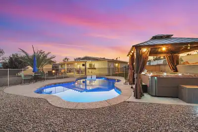 Image de Unique 4-bed, 3-bath house with Pool, Hot Tub, Arcade and Hi-Spd Wifi