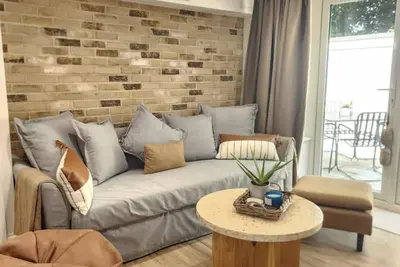 Image de Seashell Retreat- brand new terrace apartment minutes away from beach