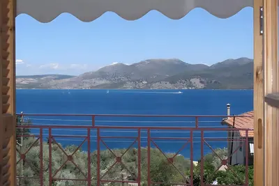 Image de Studio '3 Adults No 3' avec vue sur la mer, Wi-Fi et climatisation