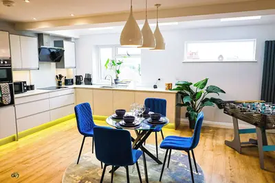 Image de Luxury 3 Bedroom House with Parking, Perfect for Contractors and Relocations