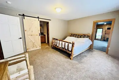Image de Private Country Paradise with Beautiful Indoor Pool and Spa. Pet Friendly