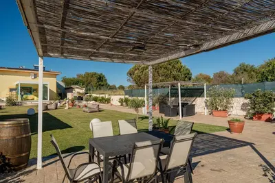 Image de Bel appartement dans une maison de vacances avec Wifi, climatisation, piscine, Tv, patio, parking