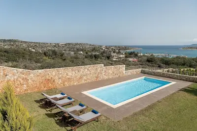Image de Stone villa with private pool and attached studios