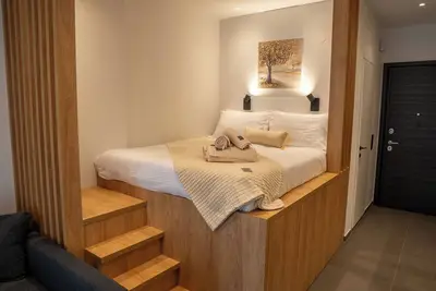 Image de Thessalonian Suite I - 2 Steps from White Tower