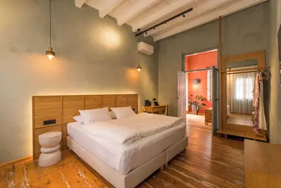 Image de It's ideal for families\nor groups of up to seven people.