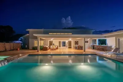 Image de Luxury 4bd villa in gated residence with waterpark and free shuttle bus