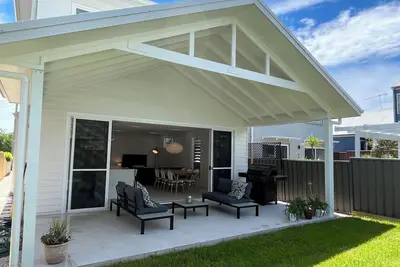 Image de Moby's: Modern beach house, 1 min walk to beach