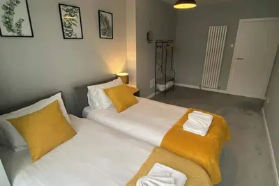 Image de Flat 3, Central beautiful 2 Bed Apartment by the Sea sleeps up to 6