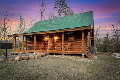 Image de Dog Friendly! Private Indoor Pool, Hot Tub, GameRoom, Firepit & Free Passes.