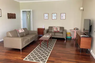 Image de Emu Point Beach Cottages: Oyster Cottage- pet friendly accommodation