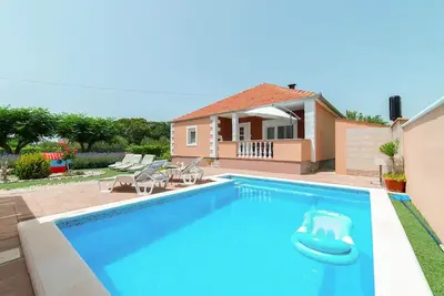 Image de Belle maison Ă Benkovac avec WiFi
