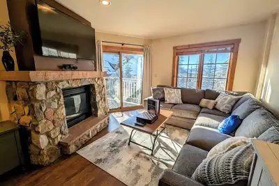 Image de Pool/Hot Tub View, Walk to Slopes, River Run