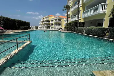 Image de Blue Bay 'the Hill\", splendid view, close to beach, Ac, swimming pool, gated