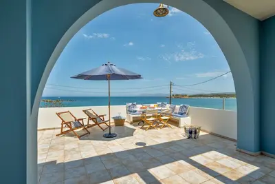 Image de Beach House Kalamaki, steps away from the beach