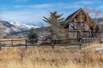Cozy Teton Cabin