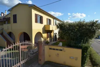 Image de Three-room apartment with terrace in the countryside near the sea 🌊\"\"Yellow\"\"🟡