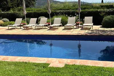 Image de Villa 5 chambres avec piscine à Grimaud dans un domaine calme et sécurisé