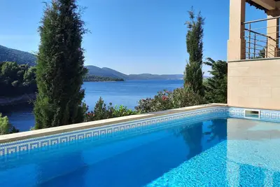 Image de 4-bedroom villa in awesome Rasoha/Korčula with parking, pool, WiFi, fitness room