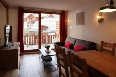 Image de 1er étage, piscine, sauna, balcon, télévision, casier à ski, 34m², Les Orres