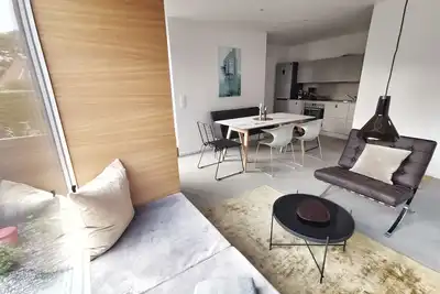 Image de Summer loft shed Xxxii (small modern vacation home with southwest-facing garden)