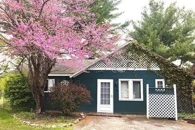Image de Charming Rhinebeck Cottage, 5 min. from town, King Bed!