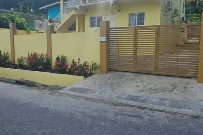 Image de Victoria's Place Unit B, Charming 2-bedroom apartment with Ac, WiFi