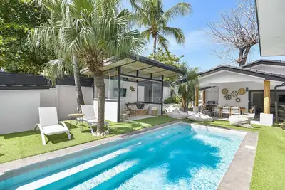 Image de 4 Bedrooms 8 Guests Walk to Beach Private Pool Playa Langosta Tamarindo