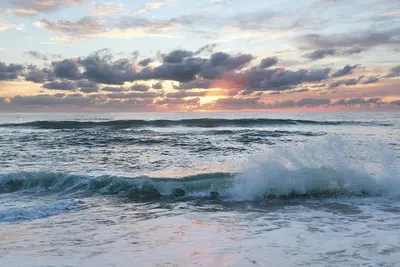 Image de Island Time is an enchanting oceanfront cottage perfect for couples