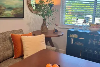 Image de Savannah Spruce 2 Bedroom 1 Bath Private Driveway 5 Minutes To Historic Downtown