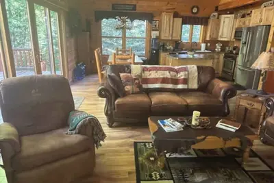 Image de Large, modern cabin in enjoyable Crivitz, Wi. Sleeps up to 14.