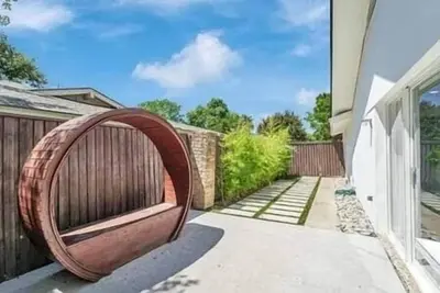 Pool - Gym - Patio - Firepit - Outdoor Space