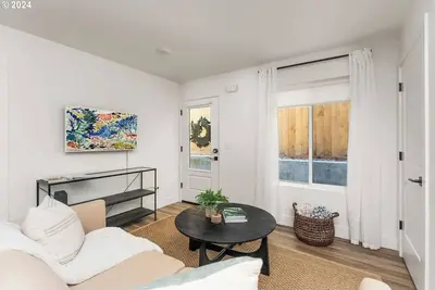 Image de Private 1-bedroom Retreat in South East Portland with WiFi. Animal friendly.