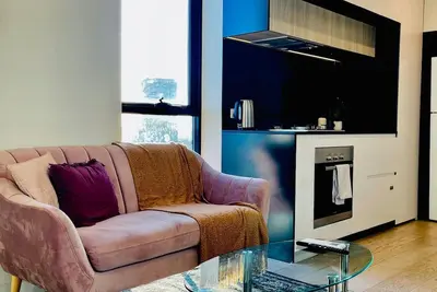 Image de Stunning Stay Steps away from Crown w/Free Parking