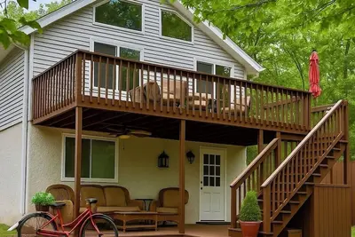 Image de Poconos Getaway with Hot Tub & Fire Pit /Close to Attractions, Fun for Everyone!