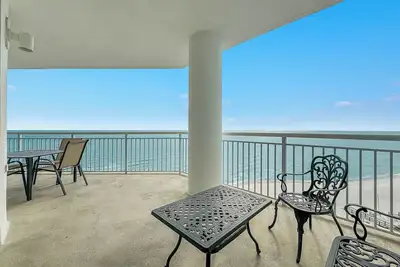 Image de Palacio 902 | Beachfront & Resort Amenities | My Beach Getaways