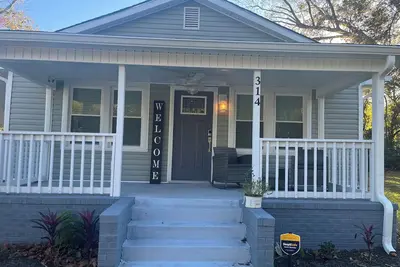 Image de Beach Coastal Bliss New 3-bedroom/2-baths sleeping 10 cottage by the beach!