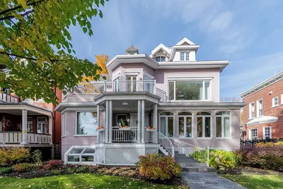 Image de La maison Rose #Sur les Plaines #Vieux Québec