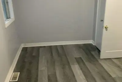 Image de Manotick waterfront property. Walking distance to pubs restaurants. groceries. \n