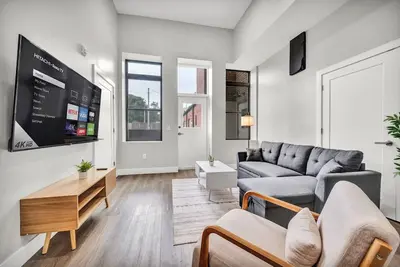 Image de 4Bd+65\"Tv+Crib+8 Min Away from Dt Cle