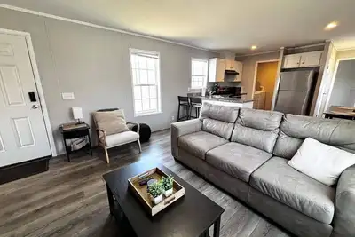 Image de Charming 2br Warren House