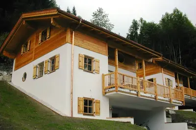 Image de Chalet de luxe avec piscine à Königsleiten