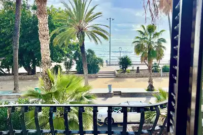 Image de Batlló : Face à la plage de Ribera, au centre de Sitges